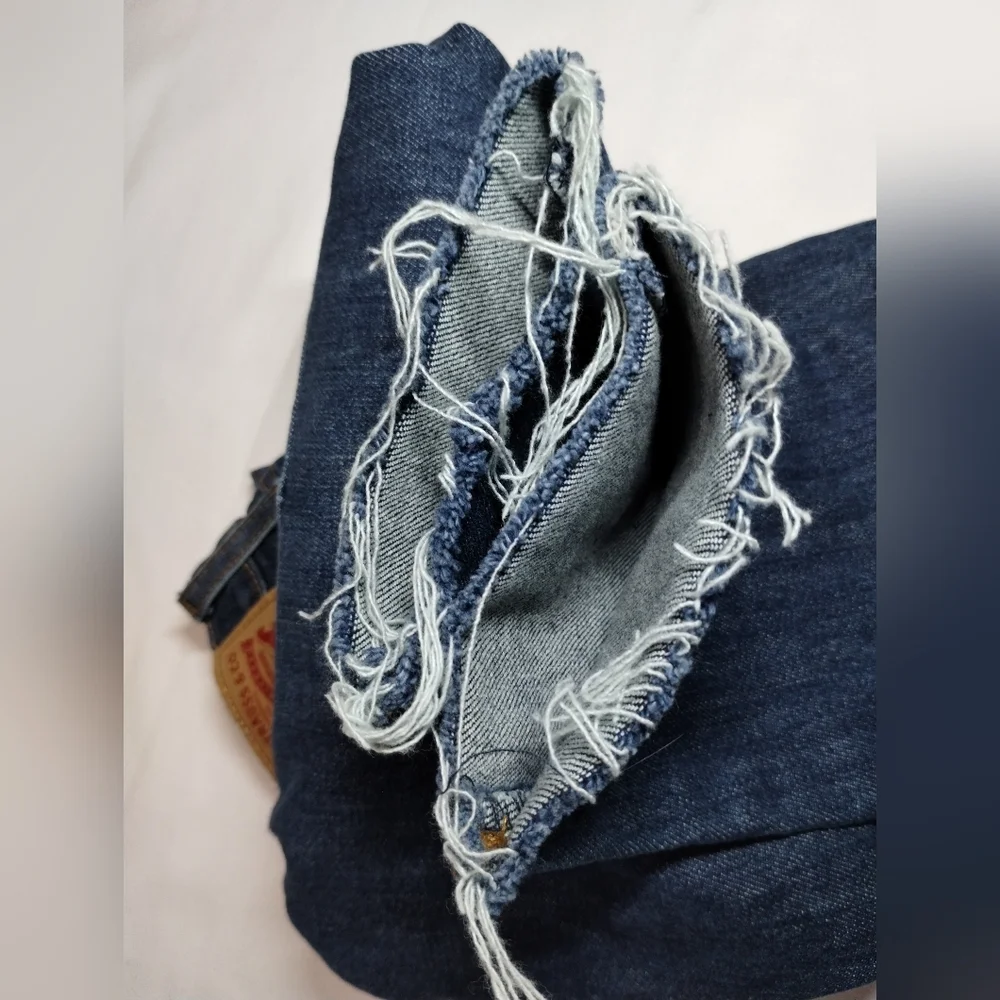 Levi's Dark Blue Ankle Jeans - Picture 10 of 12